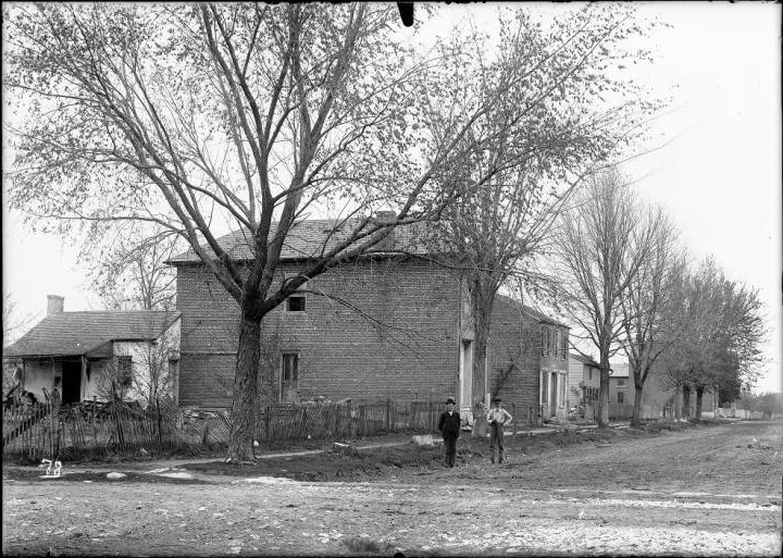 House in Nauvoo, 1907. Anderson Collection, L. Tom Perry Special Collections, Brigham Young University