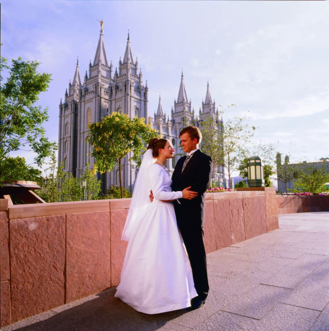 Couple in front of Salt Lake City temple