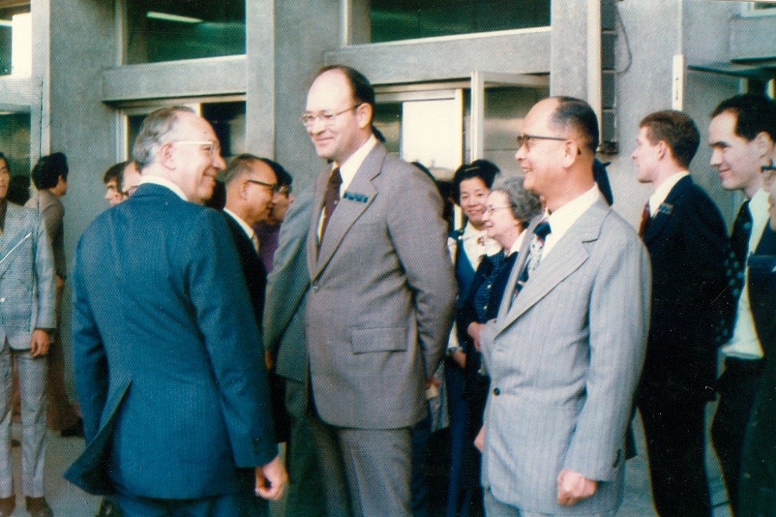 Elder Gordon B. Hinckely visits Taiwan