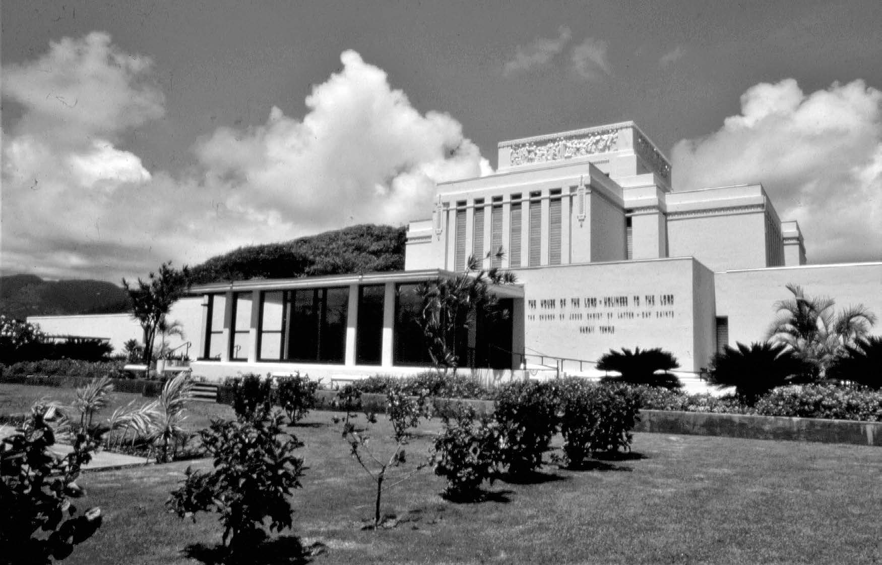 The most noticeable addition was the extension of the main temple entrance about twelve feet forward, doubling the size of the reception area. Courtesy of BYU–Hawaii Archives.