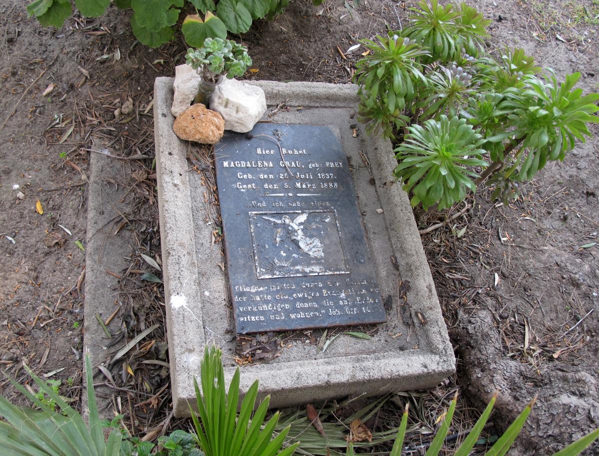 Grave of Magdalena Grau; the inscription includes Revelation chapter 14 verse 6