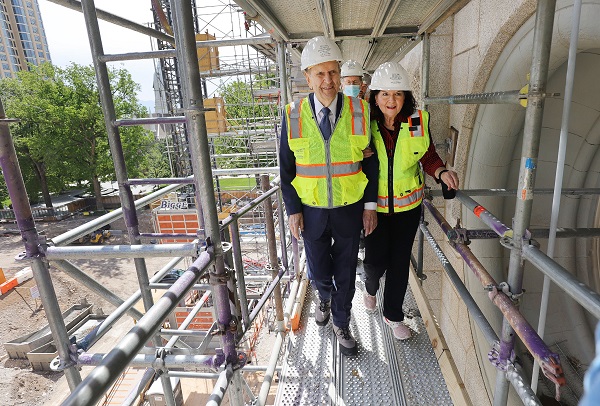 Nelsons at the Salt Lake temple construction site