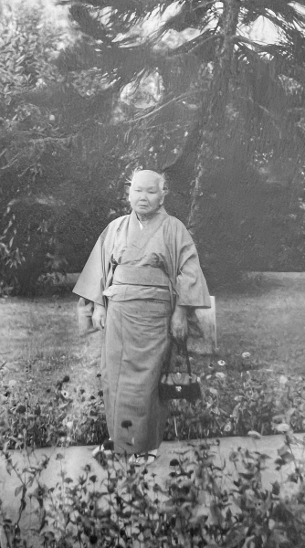 Photo of Tsune Ishida