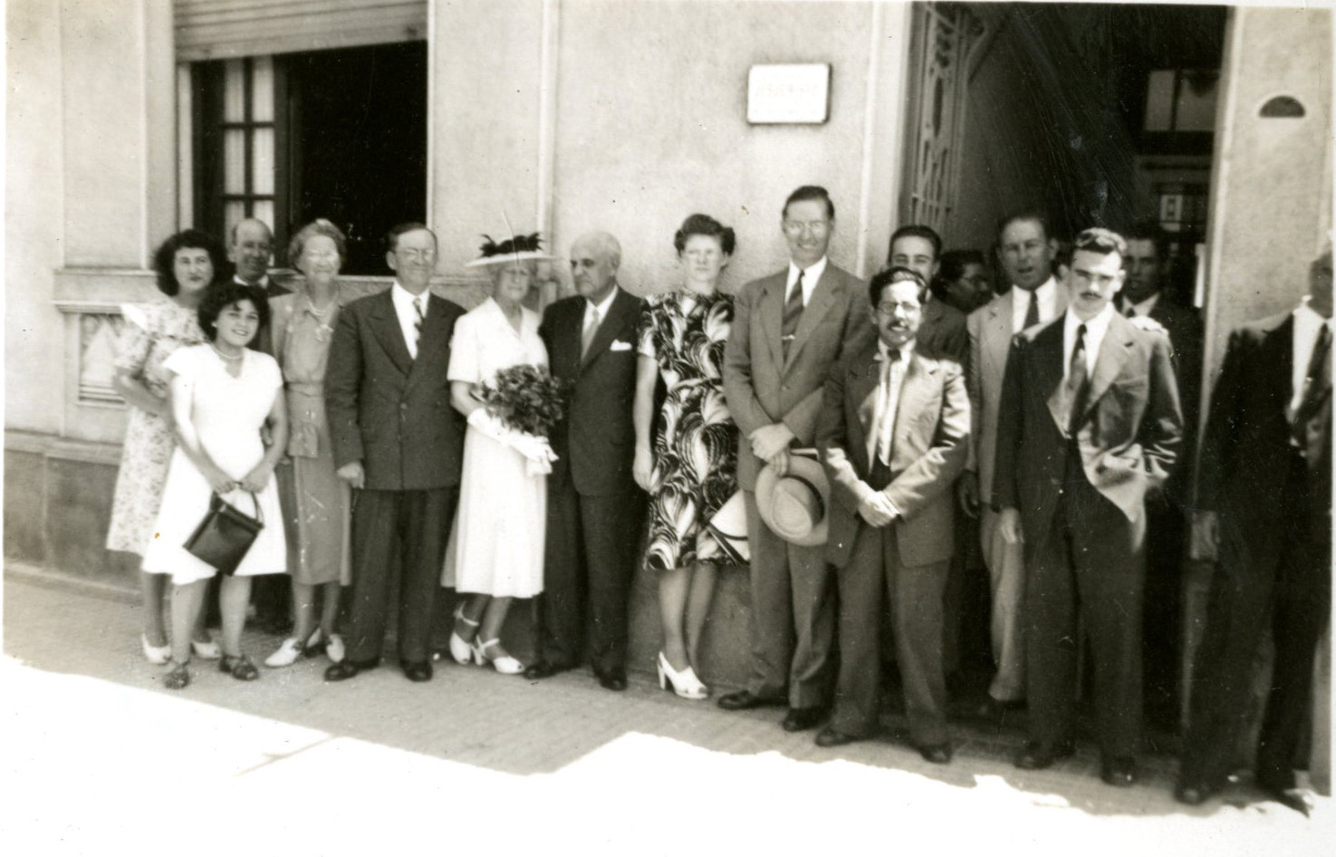 The Richardses with some members of the La Plata Branch. Courtesy of CHL.