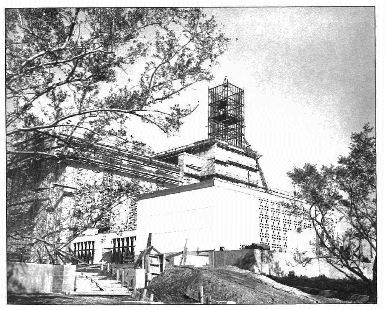 Los Angeles Temple under construction