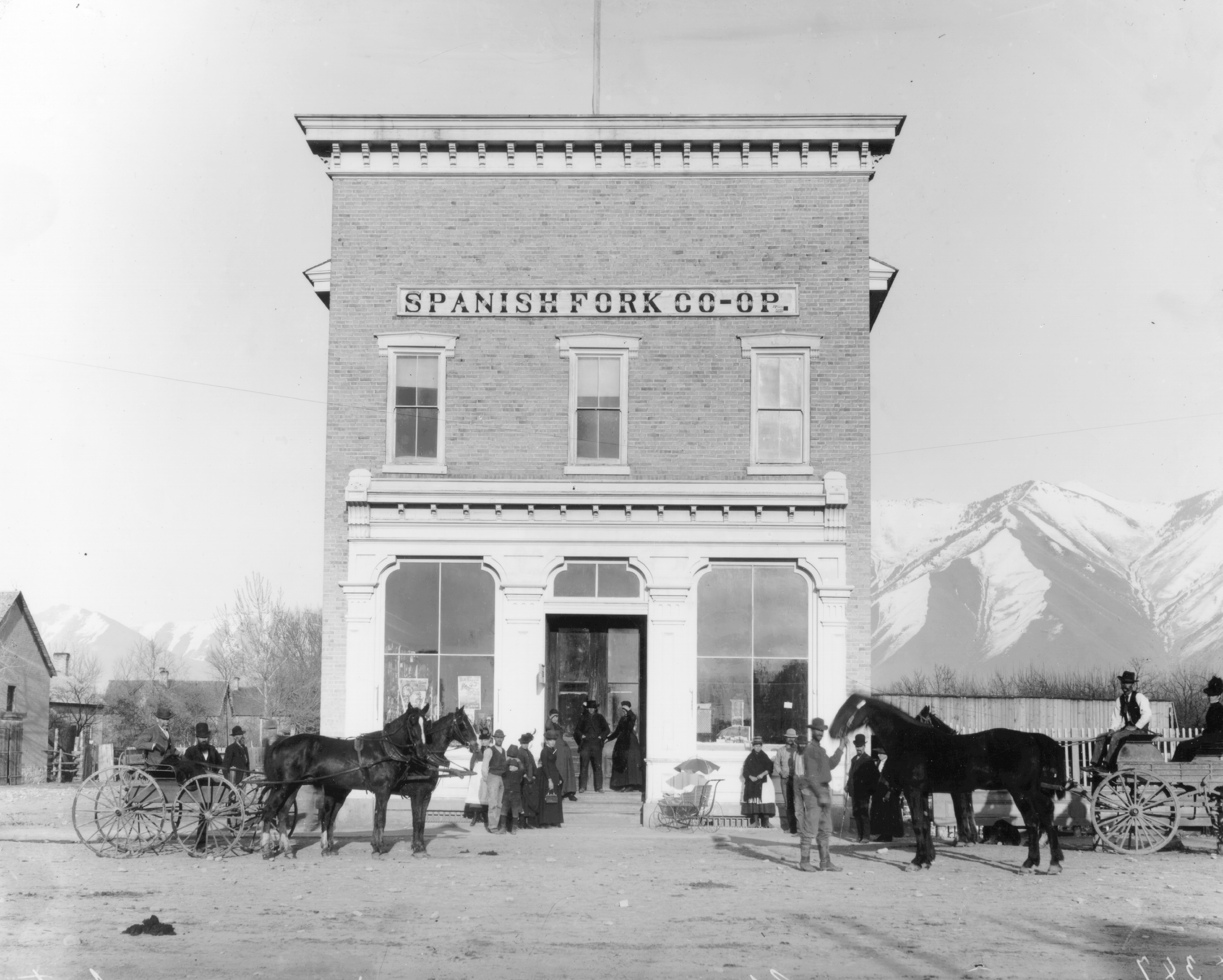Spanish Fork Co-op. Courtesy of the Utah State Historical Society