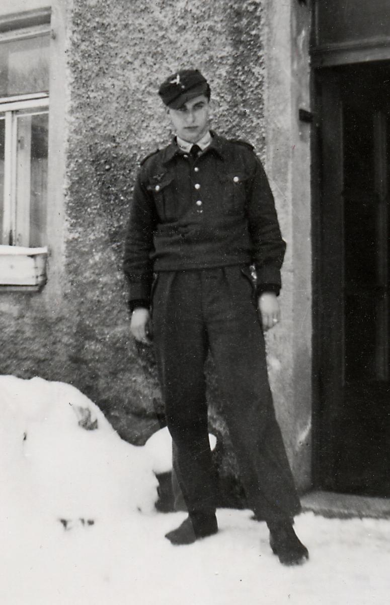 Armin Langheinrich in the uniform of a Flakhelfer