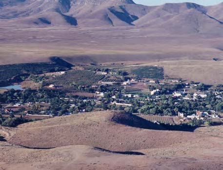 Colonia Juárez in its valley setting (above) and Colonia Dublán in the flatlands (below), October 1998. Courtesy of Marvin Longhurst.