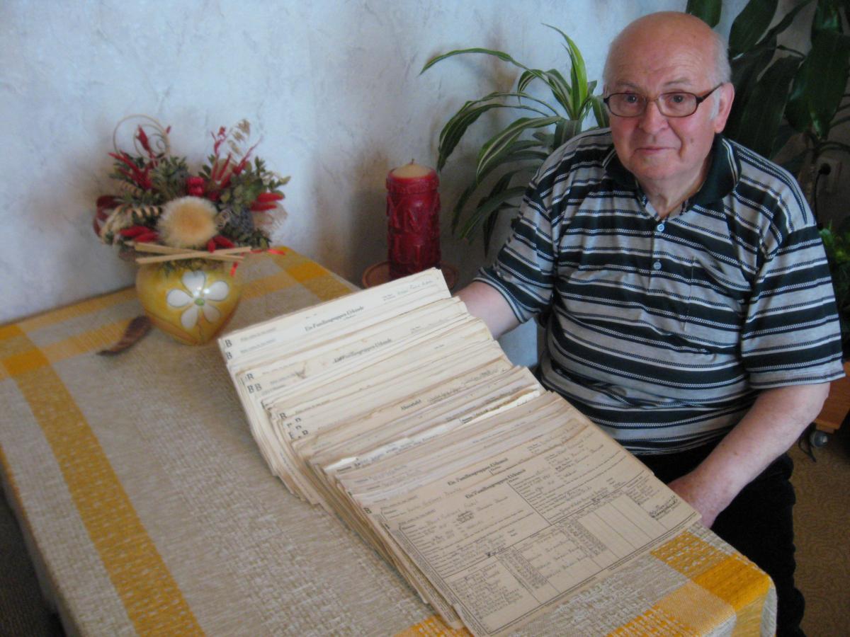 Jürgen Pawelke with family group records
