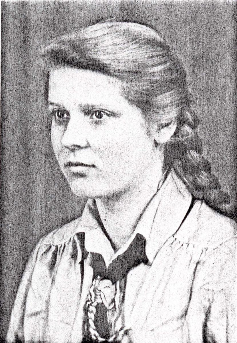 Ursula Lessing in the uniform