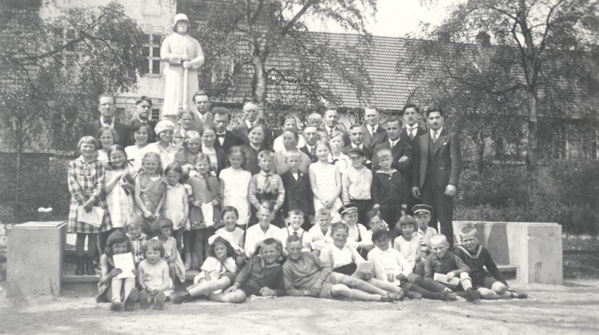 members of the Barth Branch gathered outside