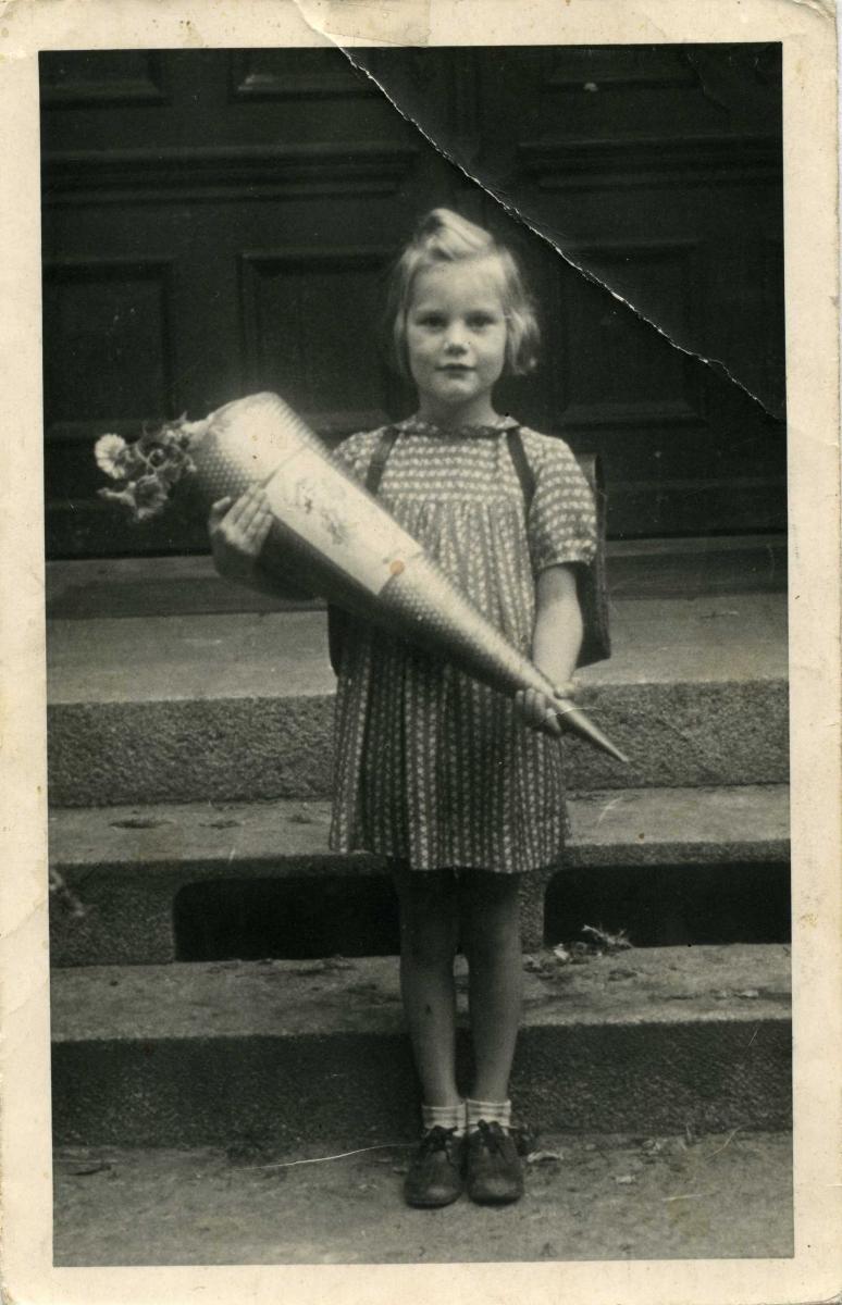 Elfriede Grünewald on her first day in school
