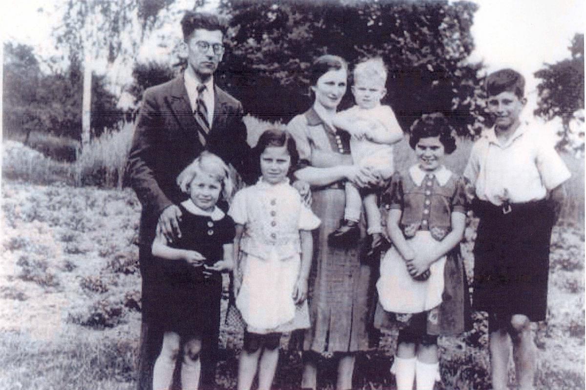 The family of Georg and Rosa Schäle