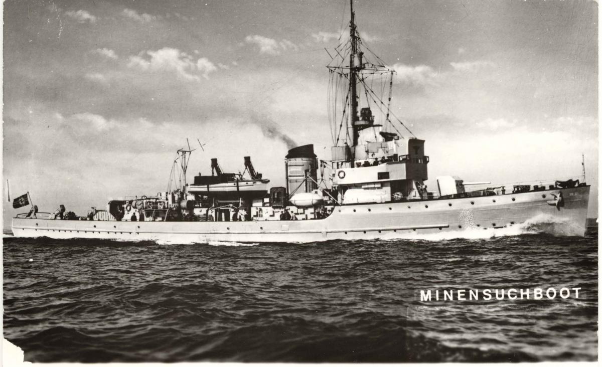 minesweeper boat