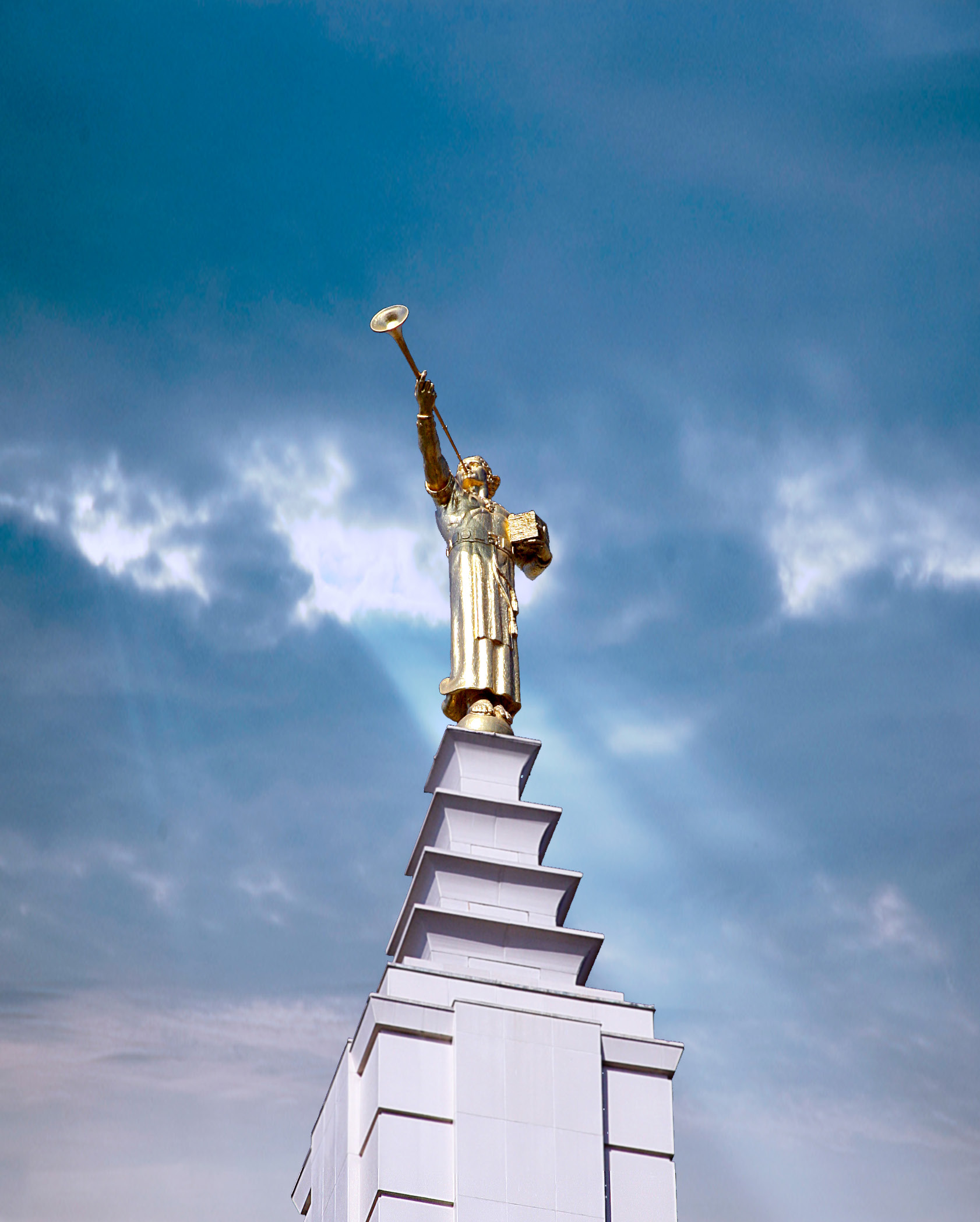 the angel moroni