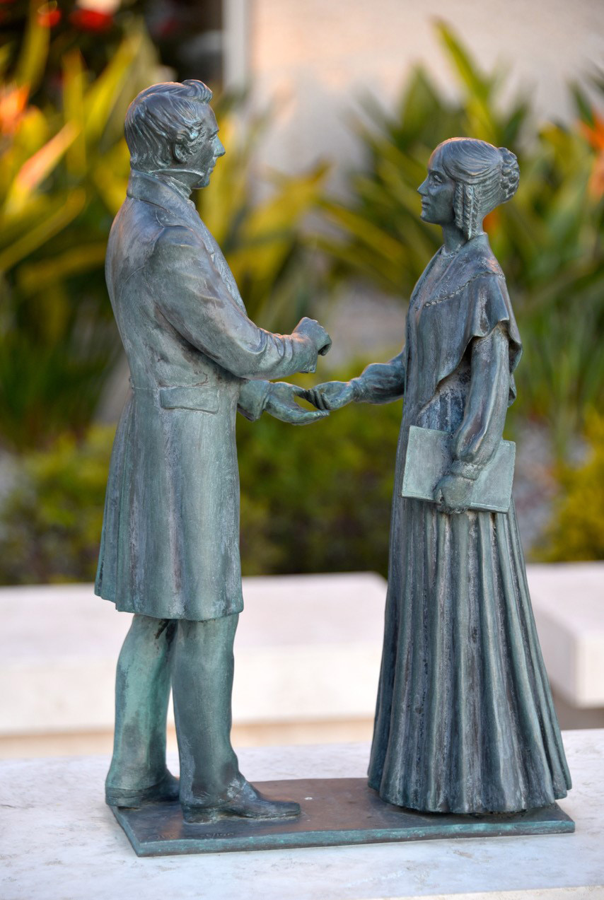 statue of joseph and emma smith