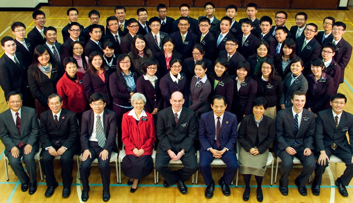 large group of missionaries