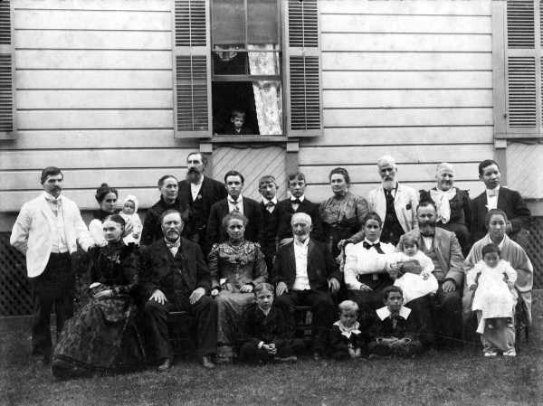 photo of George Q. Cannon with members he visited in Hawai'i