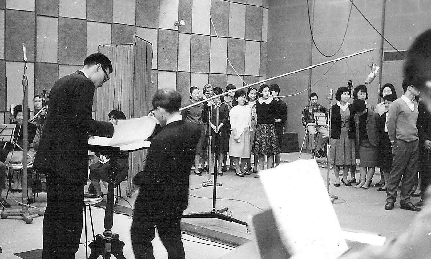 Among the fund-raising projects for the Japanese temple excursion was the stereo recording of a record called Japanese Saints Sing. Photo courtesy of Asia North Area Office. Album cover courtesy of Church History Library.