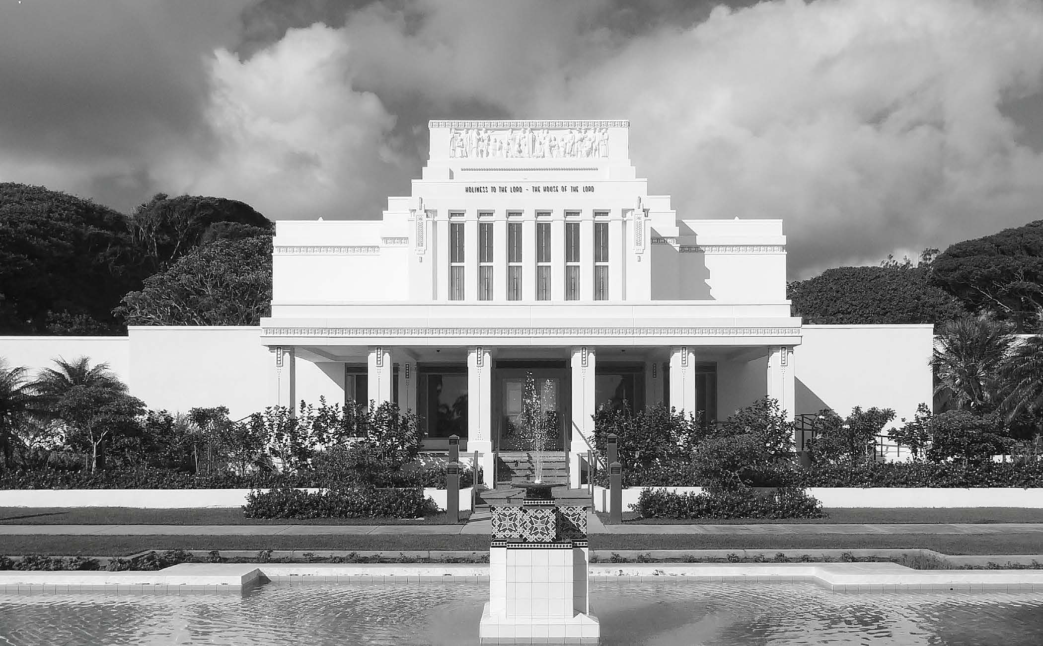Laie Hawaii Temple. Courtesy of Gary Davis.