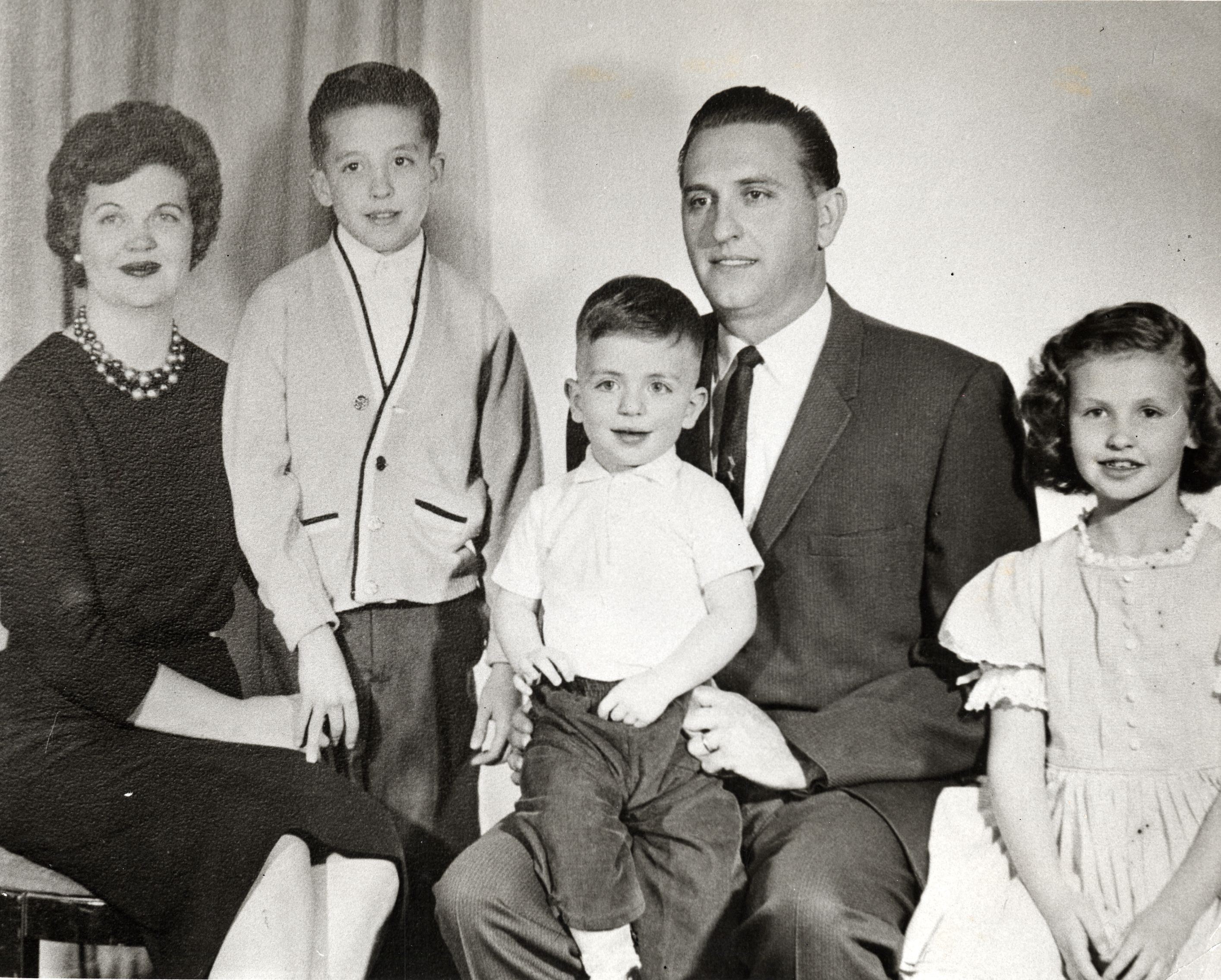 thomas s monson and his family