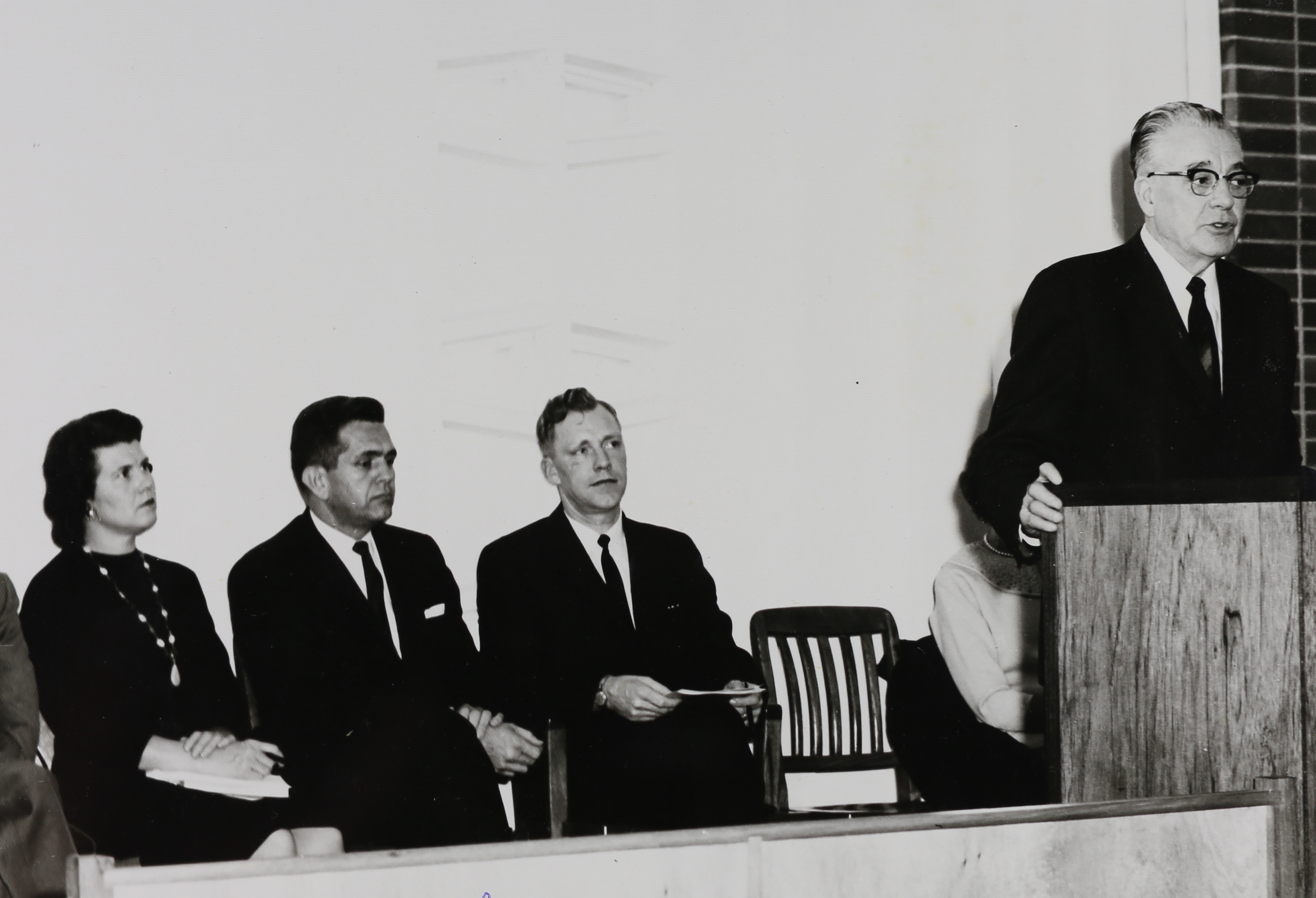 harold b lee at the pulpit