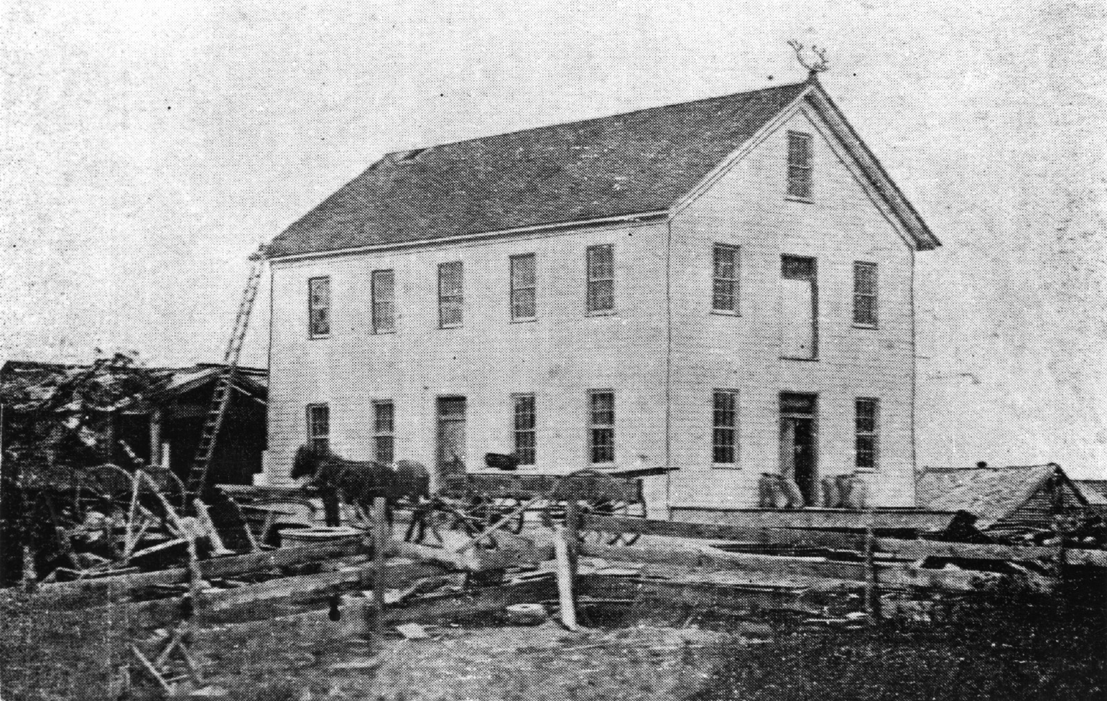 a small building, gardner mill