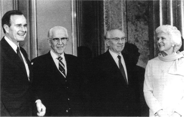 Presidents Ezra Taft Benson and Gordon B. Hinckley with U.S. President George Bush and Barbara Bush