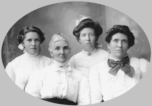 Elizabeth Clark McBride with her daughters.