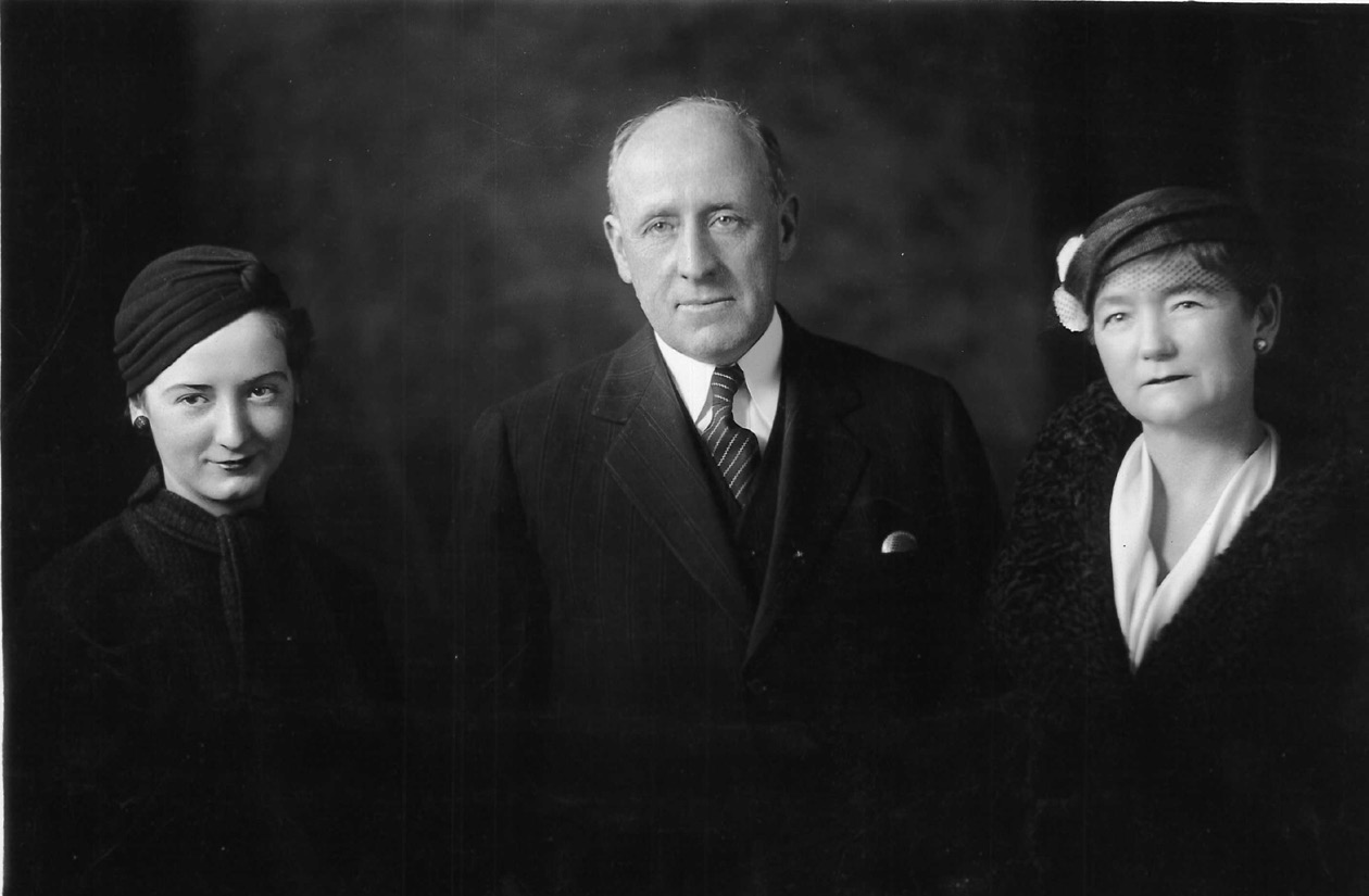 Senator Thomas, who succeeded the veteran U.S. senator Reed Smoot, with his wife, Edna, and daughter, Esther, 13 March 1933. Harris & Ewing Photographic News Service.