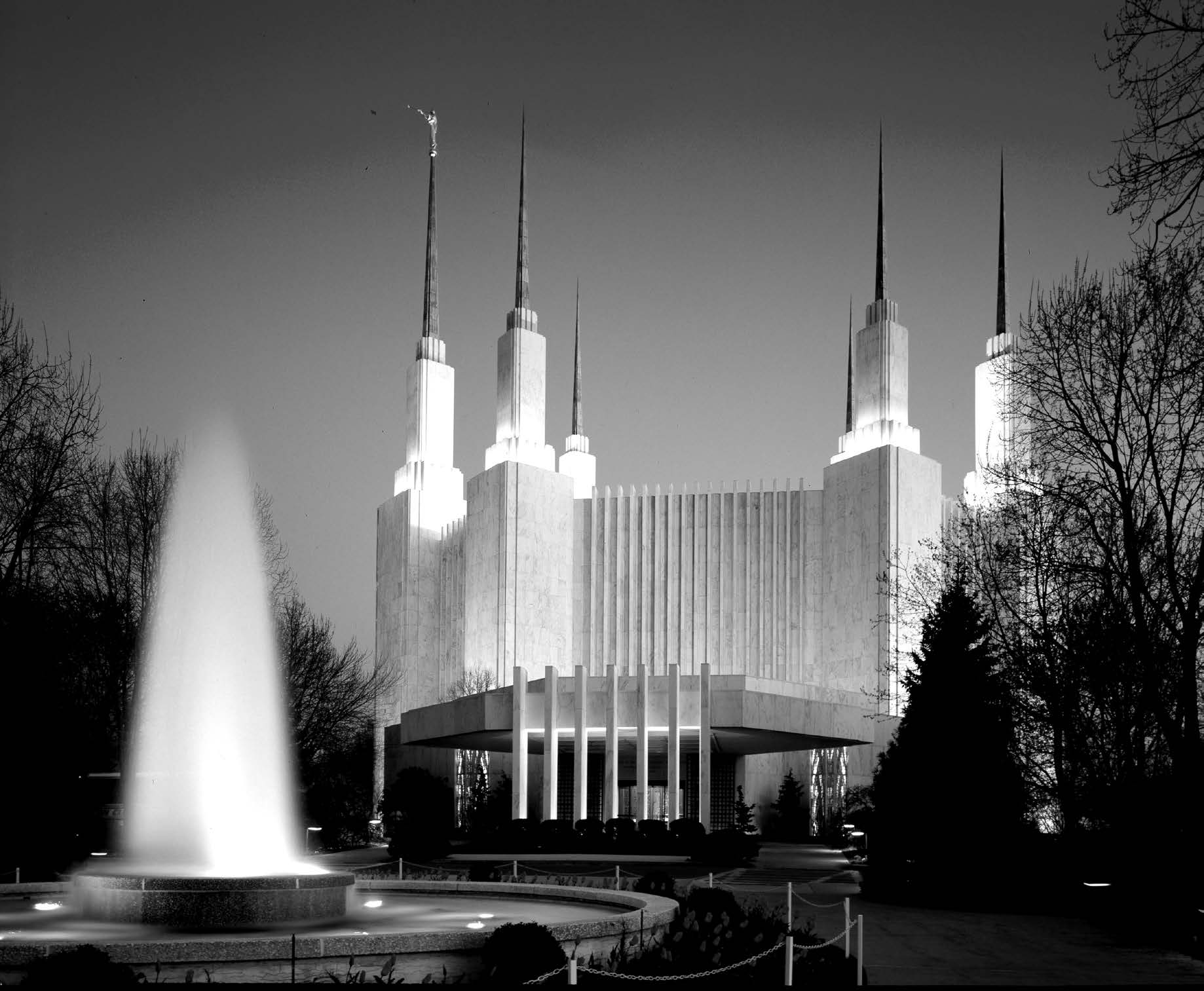 The Washington D.C. Temple and fountain. Courtesy of author