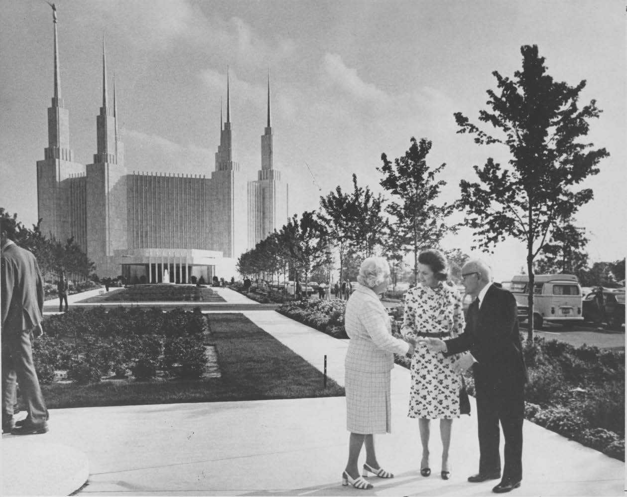 President Spencer and Camilla Kimball talk with First Lady Betty Ford on the grounds of the Washington D.C. temple after Ford completed a tour of the Temple, 12 September 1984. Kimball Ford Photos, Church History Library.