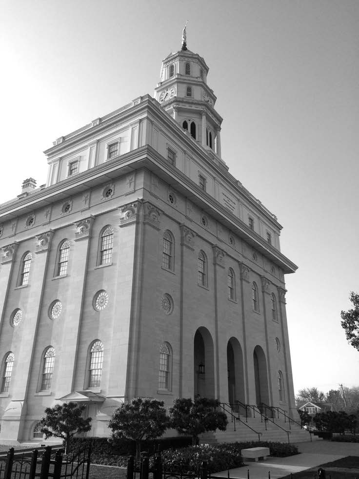 The Nauvoo Temple. Photo by Gogogoff, Pixabay.