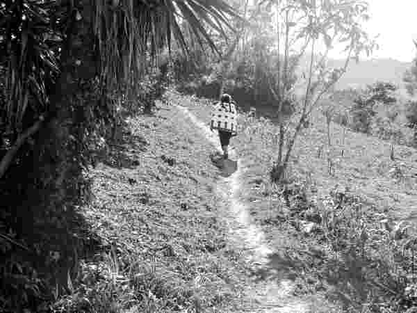 photo of the footpath from chojohlo chapel