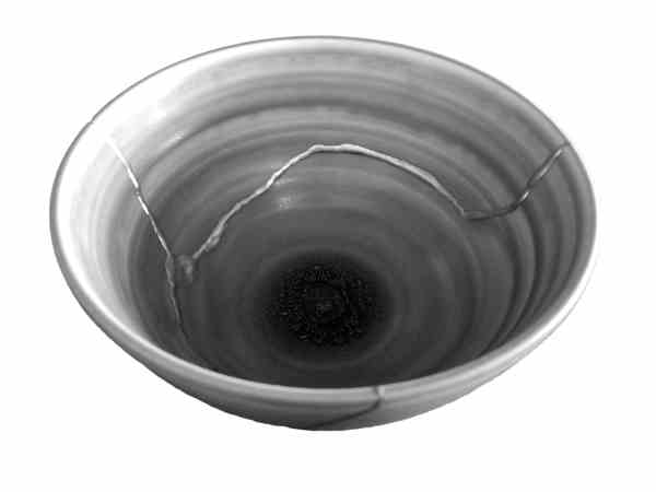 photo of a kintsugi bowl