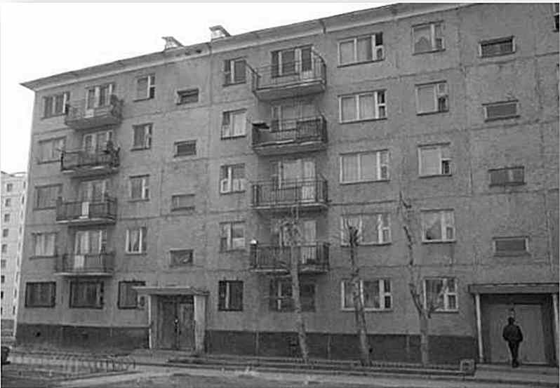 photo of the early apartments in mongolia, 1994