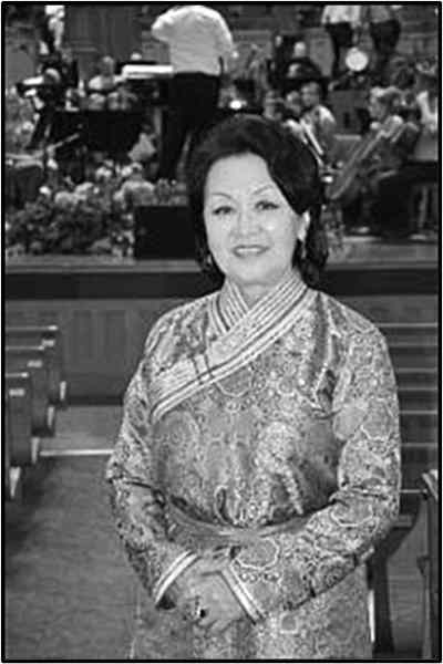 photo of buted in her performance outfit from singing with the motab
