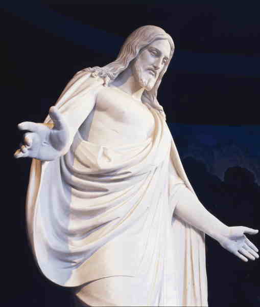 photo of the christus statue replica in salt lake city